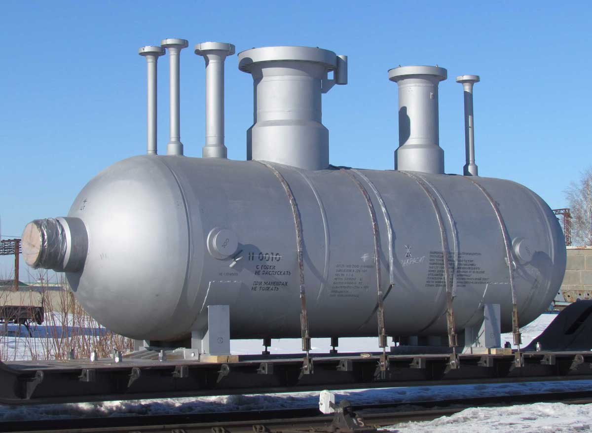 Комплектация цилиндрического емкостного аппарата